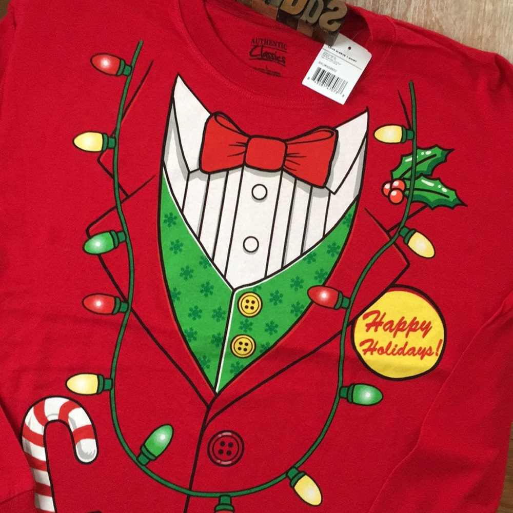 🆕🎄BRAVO INTL., INC. Authentic Classic Christmas T